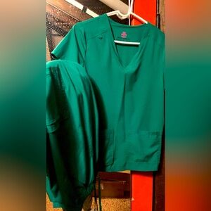 Natural uniforms comfort fit scrub set green size medium